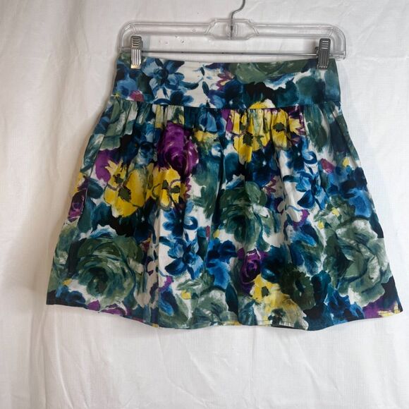 TwentyOne Skater Mini Skirt Bold Maximal Floral Print Size Small 100% Cotton - Picture 8 of 8